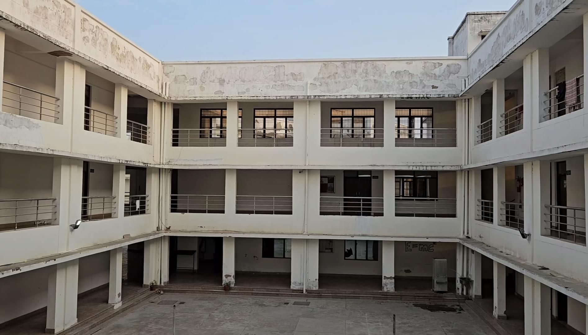 School of Management and Information Sciences, CSJM University Kanpur Hostel and Mess photo 2